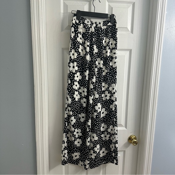 ModCloth Pants Black White Wide Leg Floral Indie Pants Boho Size Medium New - Picture 4 of 7